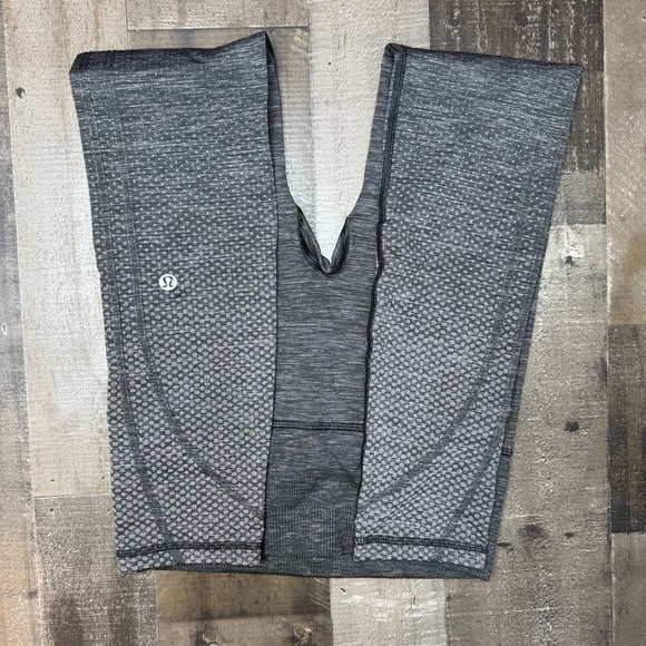 Lululemon Ready to Run Tight size 4 Evanescent - Picture 5 of 13